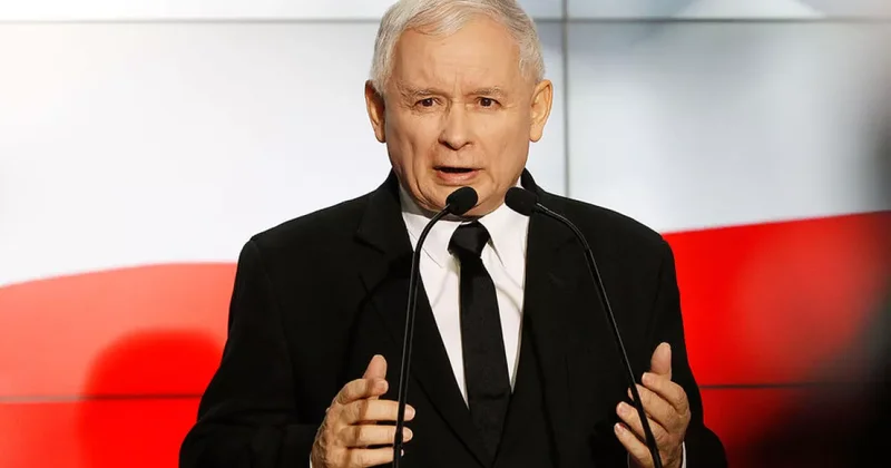Качиньский намерен вернуть украинский орден