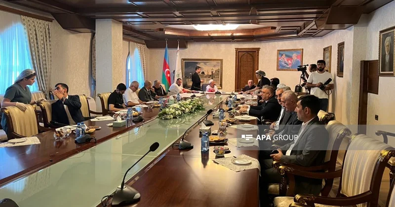 Dini konfessiya rəhbərləri Aşura günü ilə bağlı qanvermə aksiyasında iştirak edib FOTO