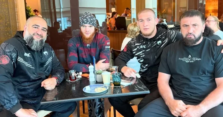 Армянский тренер бойца UFC приехал в Баку