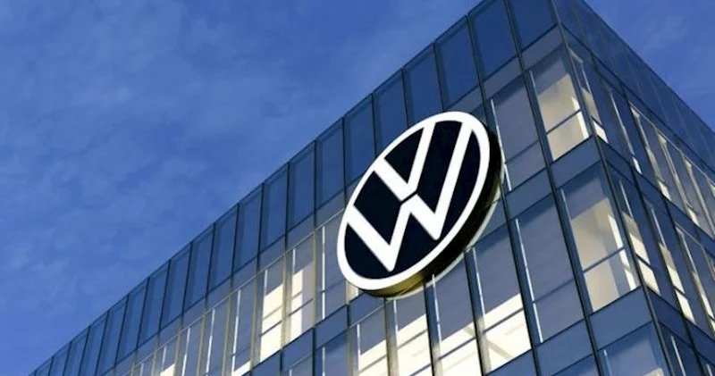 “Volkswagen”in gəliri üçdə bir dəfə azaldı