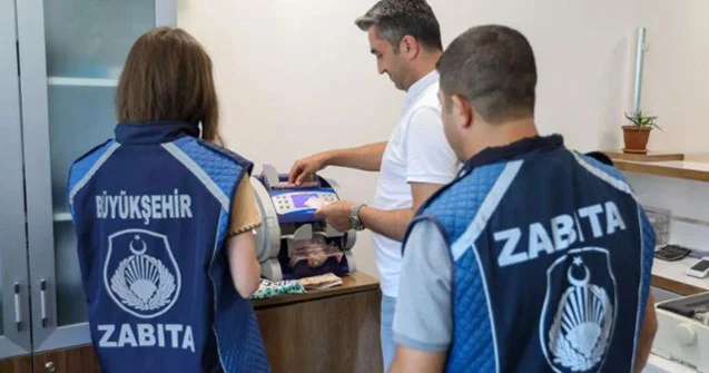Dilənçinin birgünlük qazancını pulsayanla hesabladılar Foto