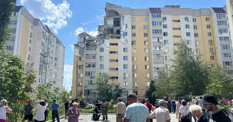 Rusiyada qaz partlayışından sonra bina uçub: Ölənlər və dağıntılar altında qalanlar var