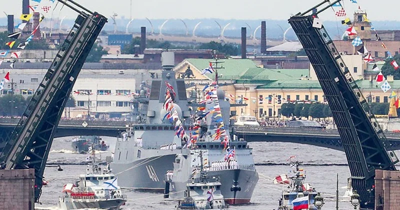 В Питере отменили военно морской парад