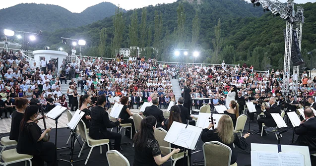 Belə festivallar təkcə Avropada olmur Qəbələdən möhtəşəm kadrlar!