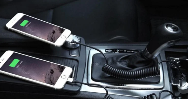 Avtomobildə smartfonu şarj etmək təhlükəlidir