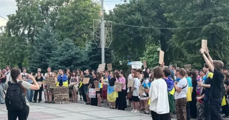 Украинцы протестуют четвертый день подряд видео