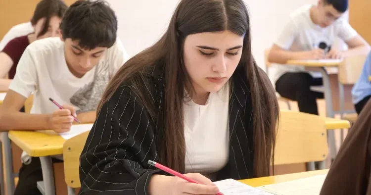 Plan yerlərinin artırılması balların azalması ilə nəticələnməyəcək Təhsil eksperti