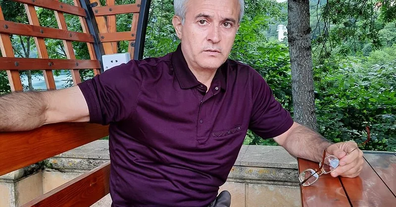 Ədəbiyyat ucuzlaşmır, oxucu kasıbdır Xan Rəsuloğlu