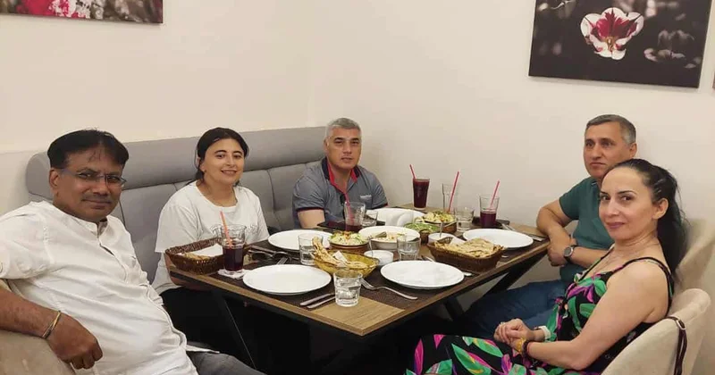 Hindistanlı diplomat bir neçə jurnalistlə tanışlıq görüşü keçirib