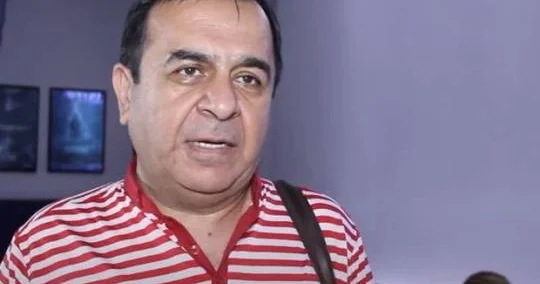 Kimisi göbək atır, kimisi corab satır…