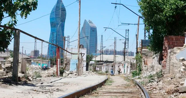 Bakıdakı “Şanxay”da söküntü qalmaqalı: sakinlər evlərinə görə kompensasiya tələb edir