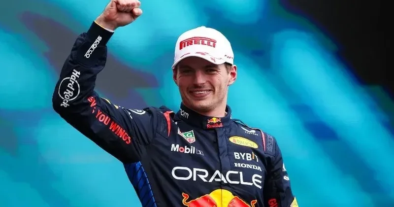 Ferstappen Red Bull da qalacaq