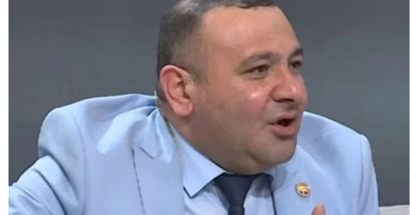 Aşıq Namiq: “Adam var, iki üç bayağı mahnı oxuyur, sonra da fəxri ad istəyir”