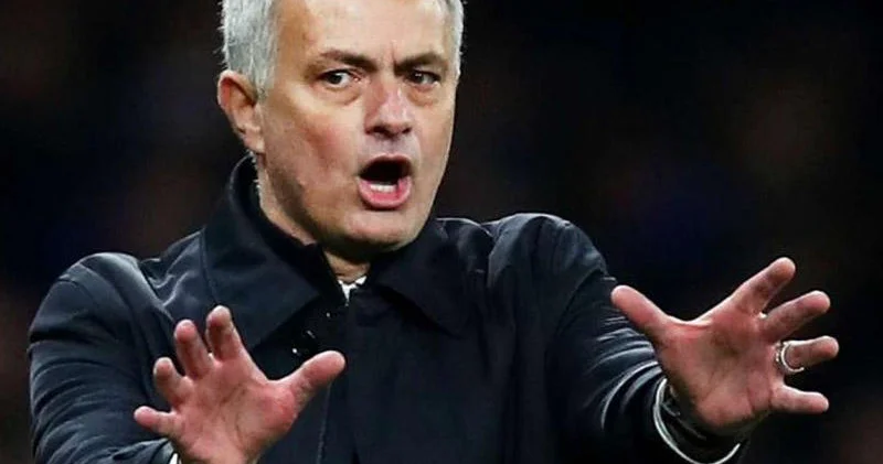 Mourinyodan sürpriz zəng: “Qalatasaraya getmə, Fənərbaxçaya gəl!”