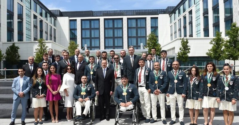 Etibarlı gələcəyimiz olan mübariz GƏNCLİK!