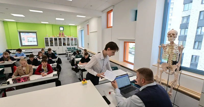 В России студентам непедагогических вузов разрешат преподавать в школах