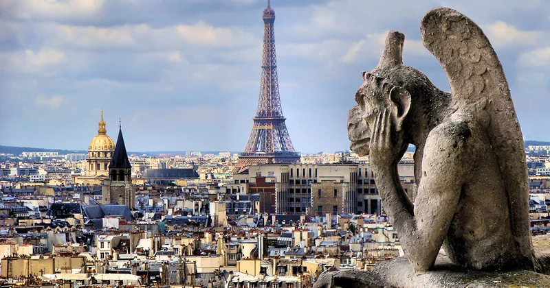 Paris ziddiyyətlər burulğanında...