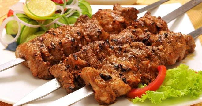 Bakıda kabab yedi, pulunu ödəmədi HƏBS OLUNDU