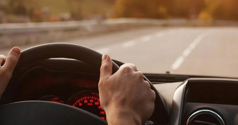 Sükan arxasında bu səhvə yol verməyin KONKRET
