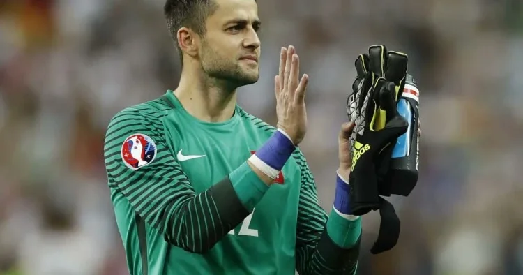 Fabianski karyerasını başa vurdu Polşalı qapıçı futbolla vidalaşdı