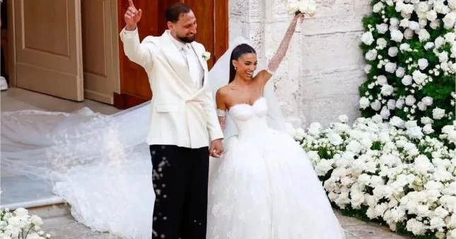 Donnarumma uşaqlıq sevgilisi ilə evləndi Şəkillər