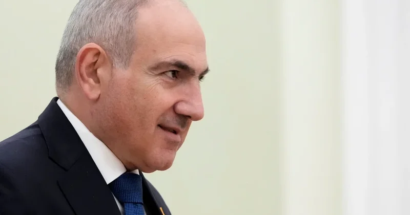 Paşinyan Makronla Ermənistanın ixrac imkanlarının genişləndirilməsini müzakirə edib