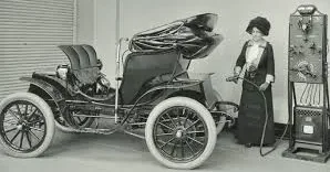 İlk elektrikli avtomobillər