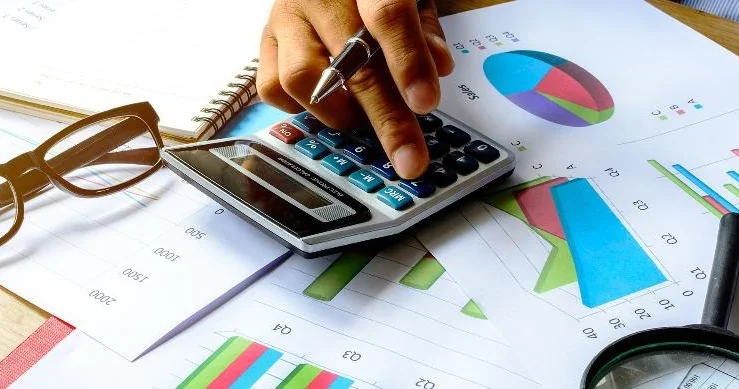 Bakıda orta aylıq maaş 1374 manat OLDU RƏSMİ
