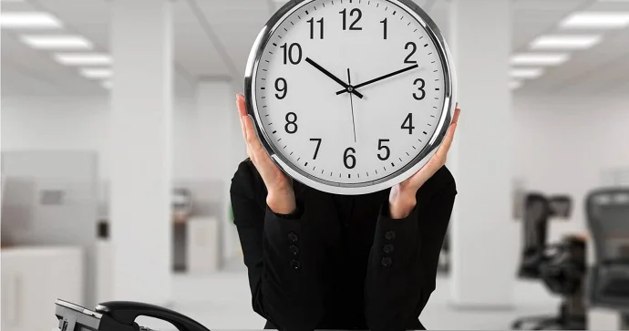 Azərbaycanda hansı işdə işləyənlərin iş saatı daha çoxdur?