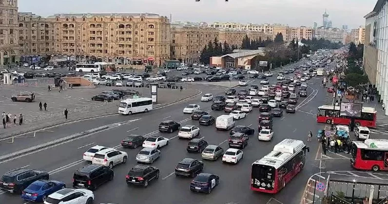 16 istiqamətdə sıxlıq var Siyahı