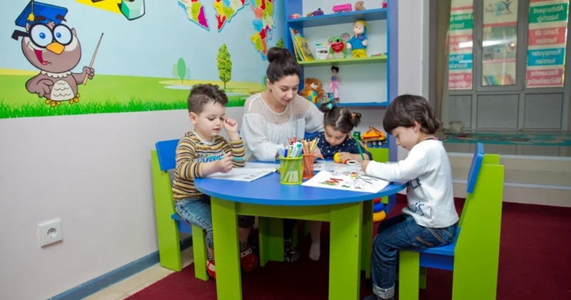 Dövlət bağçalarında özbaşınalıq? Valideynlər növbədə qalıblar, uşaqlar evdə