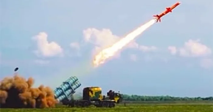 Kiyev “Uzun Neptun” raketini nümayiş etdirib VİDEO