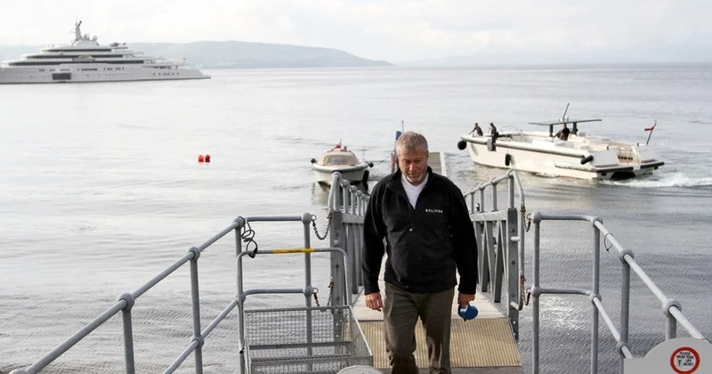 Putinə yaxın olan milyarderin başı dərddə məhkəməlik oldu