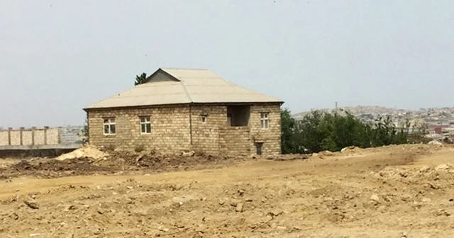 Hansı tikintilər əsassız və ya özbaşına tikili sayıla bilər? I Ali Məhkəmədən yeni qərar