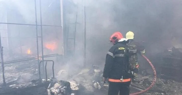 “Sədərək” ticarət mərkəzində baş vermiş yanğının səbəbləri bəlli deyil RƏSMİ