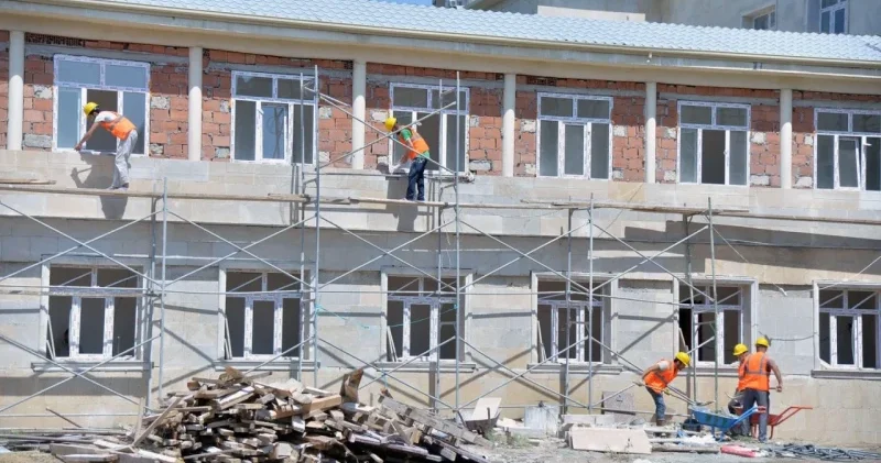 Bakıda 3 məktəb sökülüb yenidən tikilir