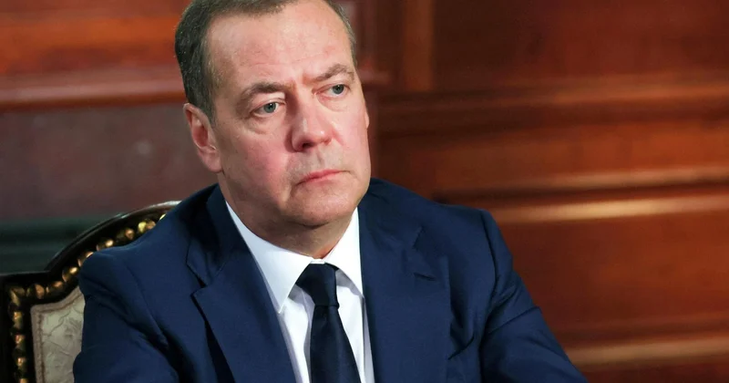 Медведев заявил, что Зеленского ждет судьба Саакашвили