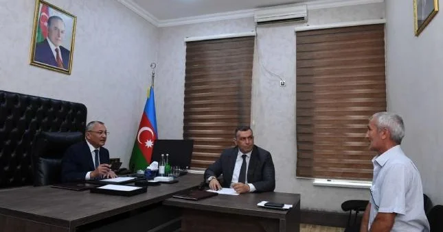 Rövşən Rzayev vətəndaş qəbulu keçirib