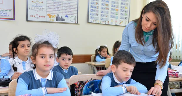 Azərbaycanda qadın müəllimlərin xüsusi çəkisi artıb