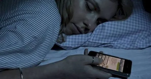 Telefonu saata qurub yatırsınızsa... Təsirini bilməlisiniz
