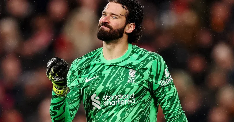 “Liverpul” onu komandada saxlamaq istəyir