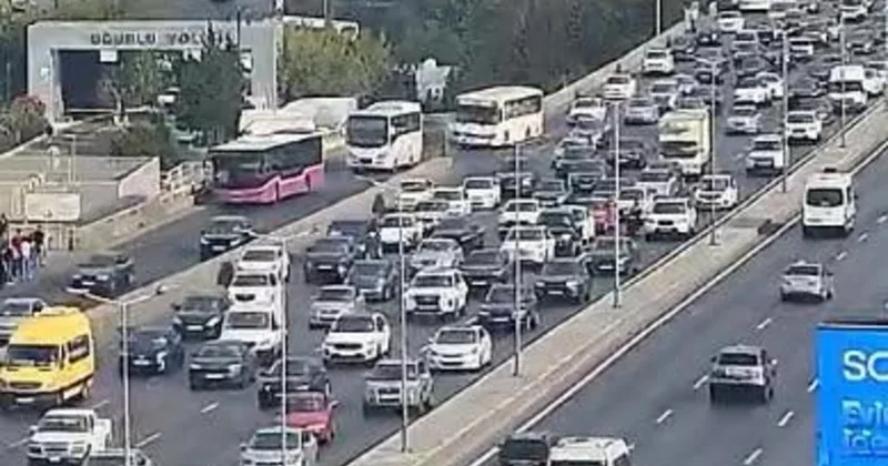На дорогах Баку утром образовались заторы