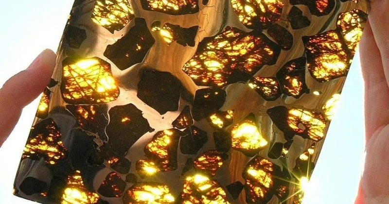 Milyardlarla ilin sirri bu daşın içindədir Bu meteorit dünyanı heyran qoyur Foto