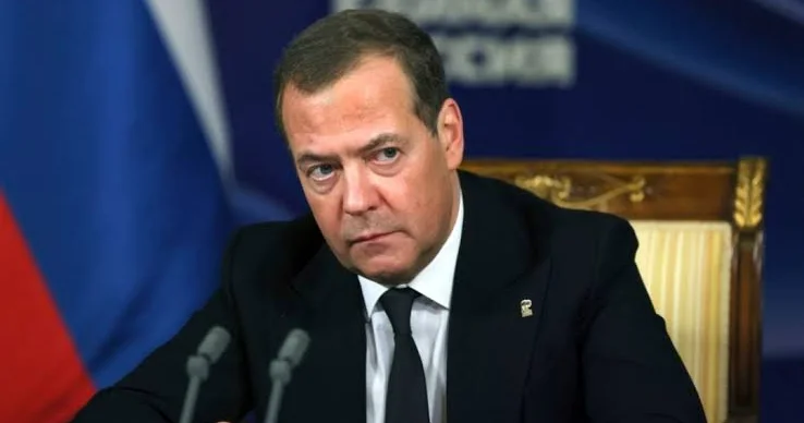 Medvedev: “Zelenskini də Saakaşvilinin aqibəti gözləyir”
