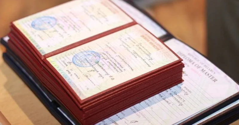 Universitetlər məzunlara diplomları pulnan verir? Rəsmi cavab