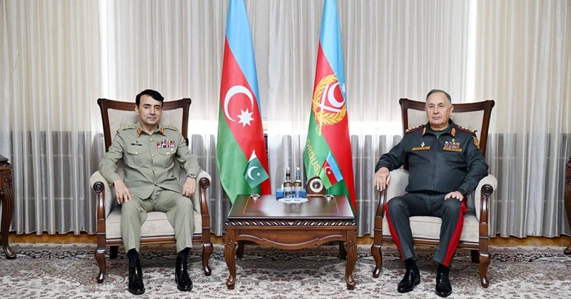 Baş Qərargah rəisi Kərim Vəliyev Pakistan nümayəndə heyəti ilə görüşüb