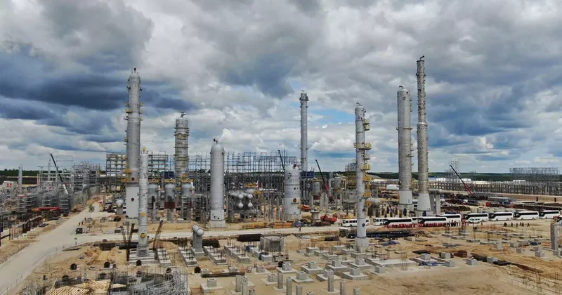 Пожар на стройплощадке газохимического комплекса в РФ ФОТО