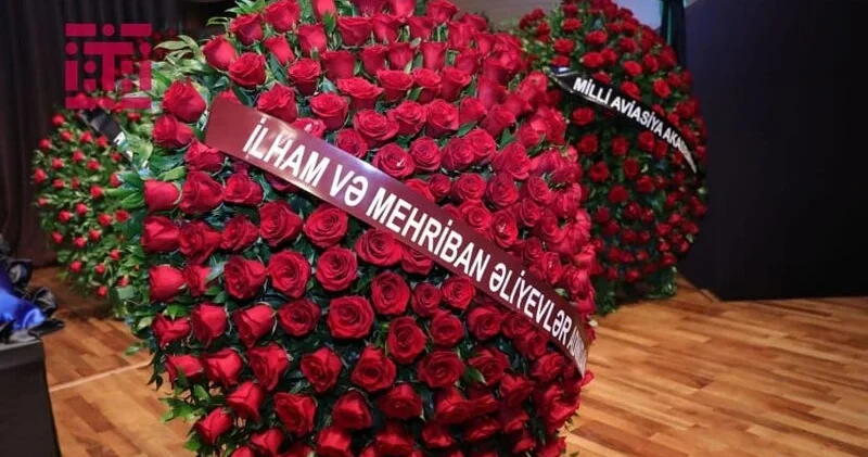 İlham Əliyev və Mehriban Əliyeva Tofiq Bakıxanovun vida mərasiminə əklil göndəriblər