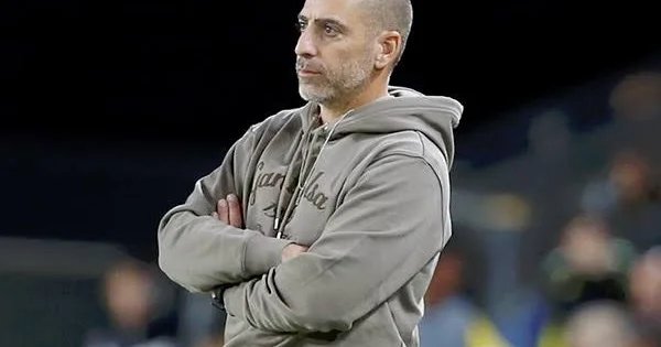 Bu mərhələyə qədər gəlməyimiz də uğurdur Hapoel in baş məşqçisi