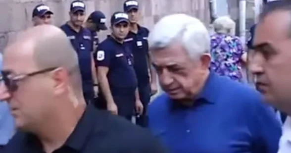 Sarkisyan Korrupsiyaya Qarşı Mübarizə Komitəsinə belə gətirildi ANBAAN VİDEO